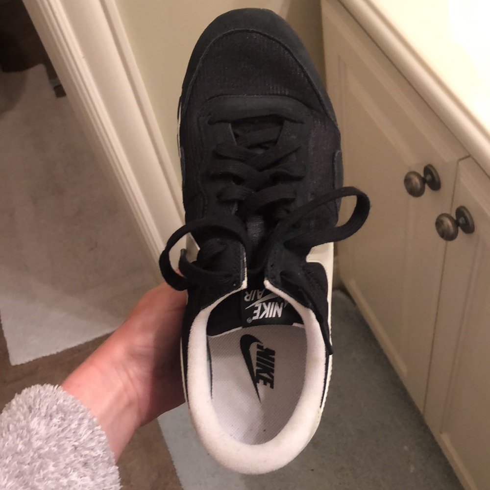 Shoes - Picture 3 of 4